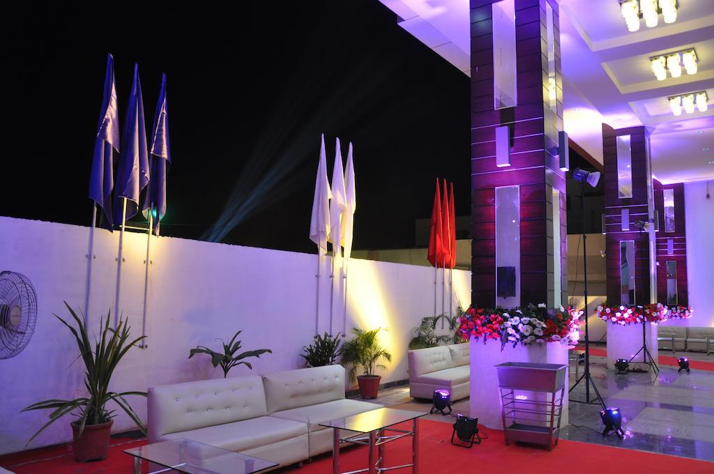 Hotel Prem Plaza Karnāl Dış mekan fotoğraf