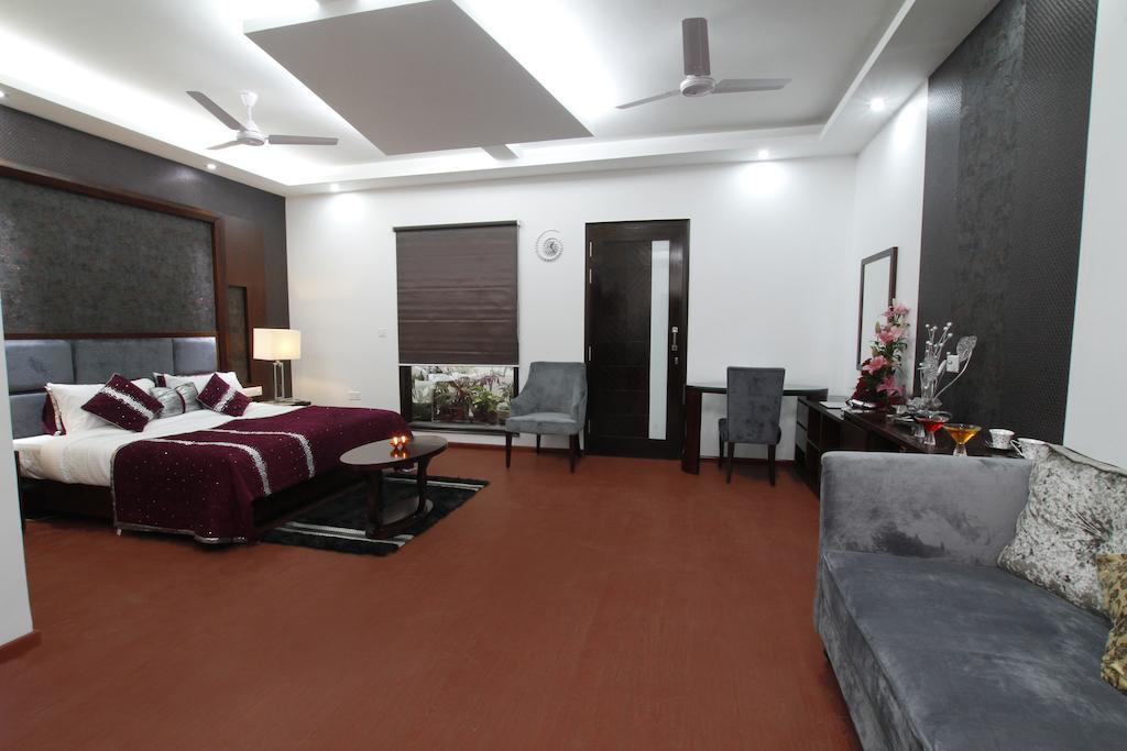 Hotel Prem Plaza Karnāl Dış mekan fotoğraf