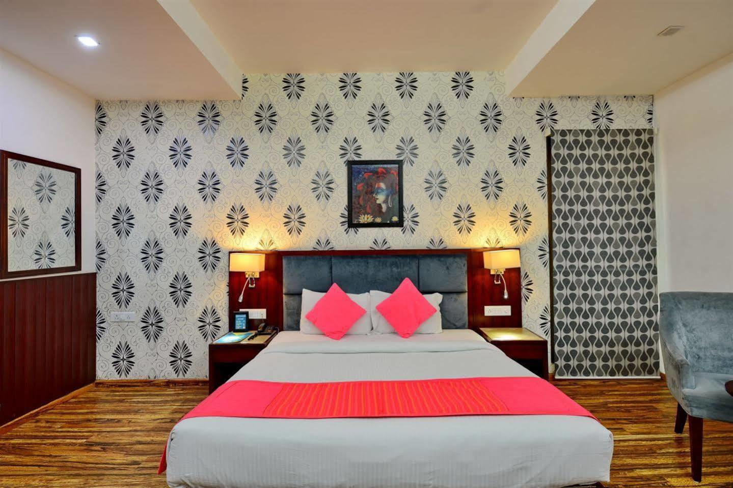 Hotel Prem Plaza Karnāl Dış mekan fotoğraf