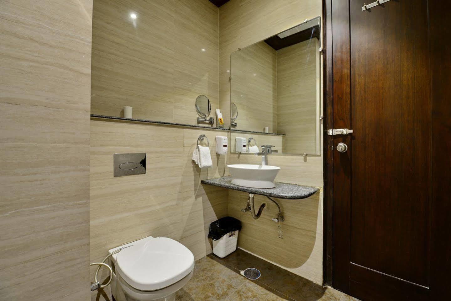 Hotel Prem Plaza Karnāl Dış mekan fotoğraf