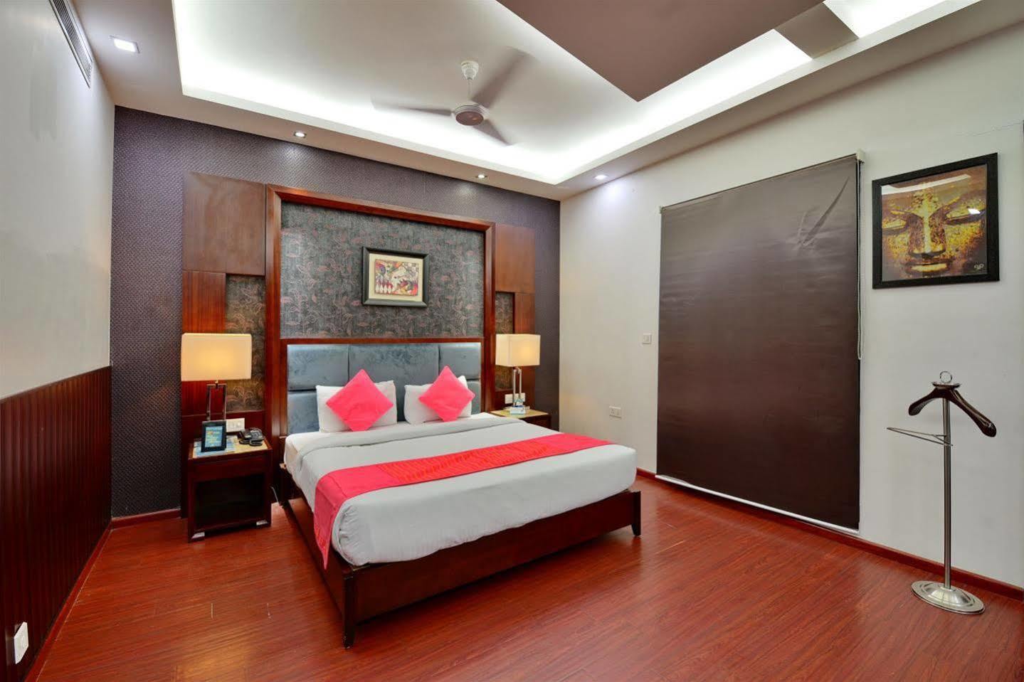 Hotel Prem Plaza Karnāl Dış mekan fotoğraf