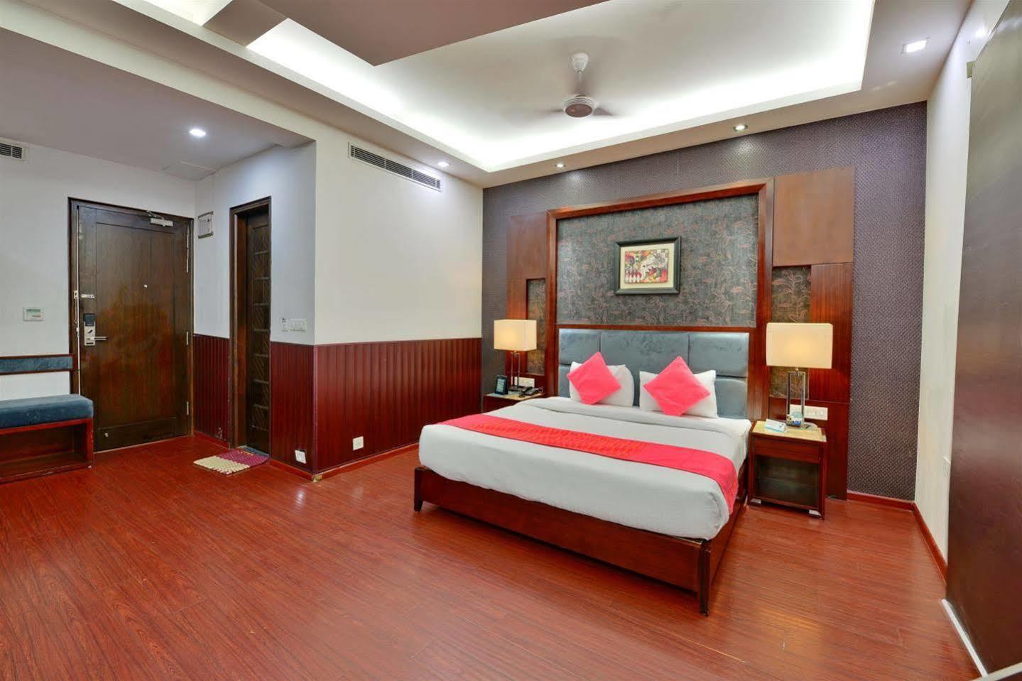 Hotel Prem Plaza Karnāl Dış mekan fotoğraf